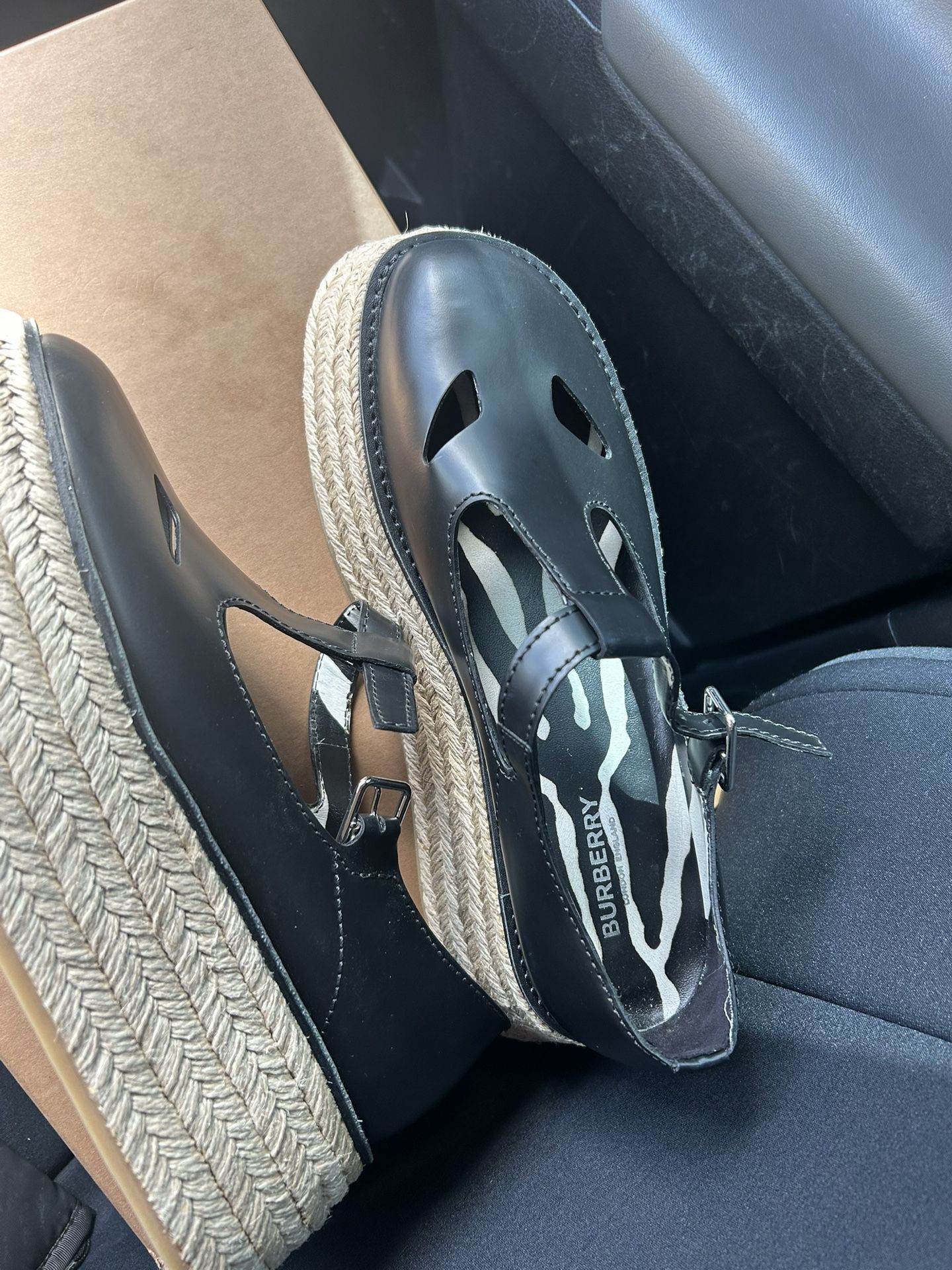 New Burberry Wedge 38.5