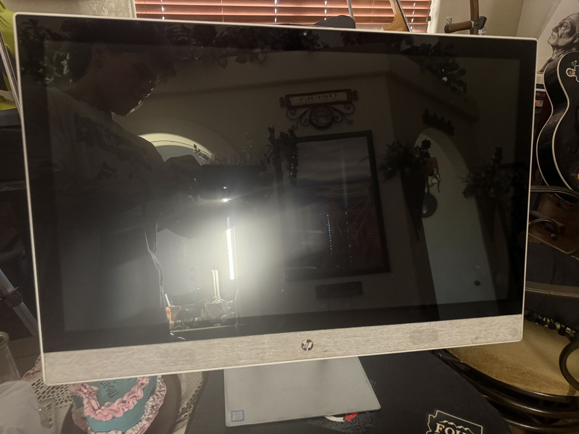 HP Pavilion 27” Touchscreen All-in-One – No Cord/Keyboard – Great Screen!