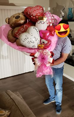Giant bouquet of balloons