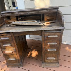 Antique Roll Top Desk ***FREE***