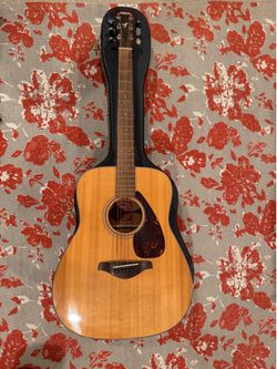 Yamaha FG700S Acoustic Guitar (Solid Top) + Hardshell Case & Accessories