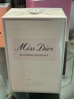 Perfum Miss Dior 💐