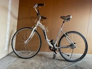 Fuji Crosstown 3.0 Bicycle