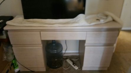 Desk or TV stand excellent condition moving must sell $50