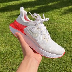 Nike React