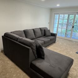 Grey Sectional Sofa/Couch With 2 Matching Pillows