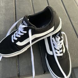 Vans Size 9.5 For Women Or Men’s