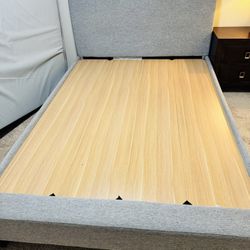 Queen Bed Set &foam mattress 