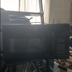 black GE microwave
