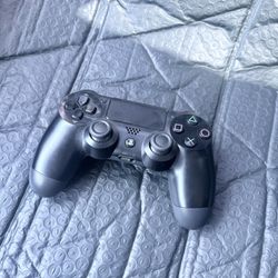 PS4 Controller