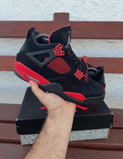 Jordan 4’s Red thunder & Yellow thunder