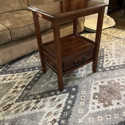 Accent Table/night Stand