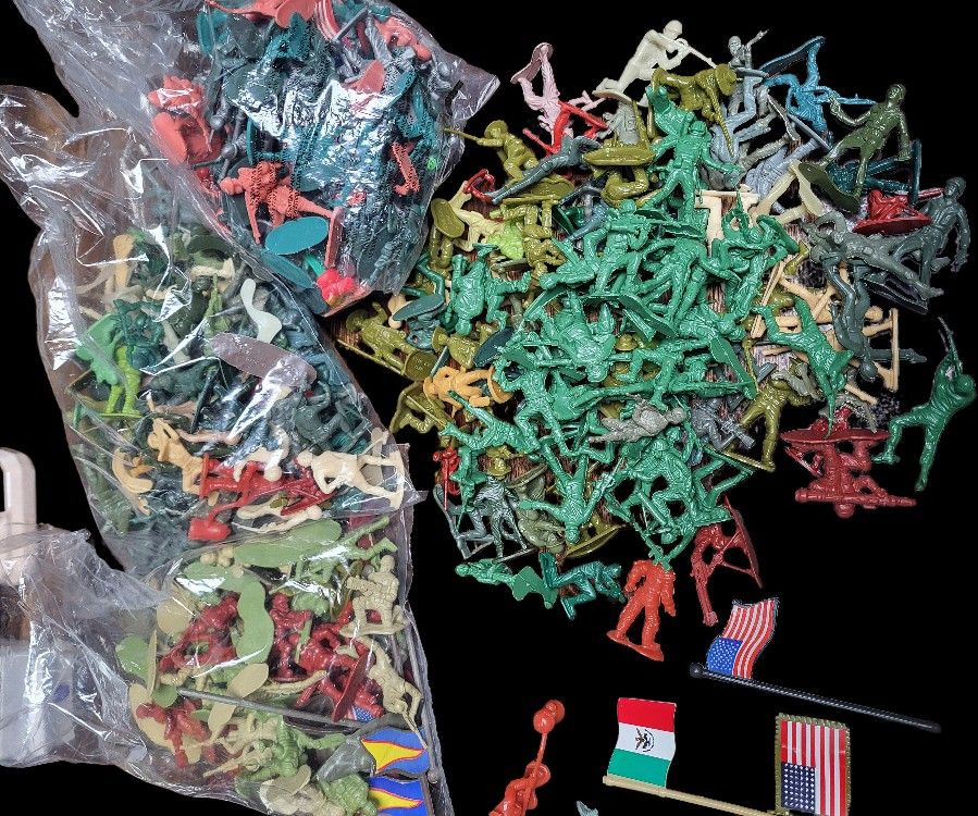 Lot Of Mix Army Man Soldiers