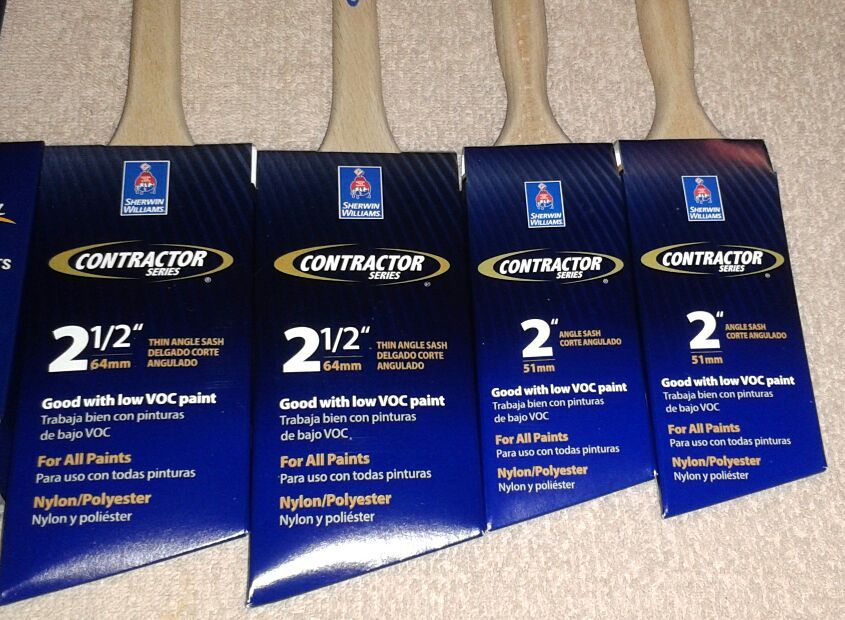8 SHERWIN WILLIAMS Paint Brushes (2.5" + for Sale in Aspen Hill, MD