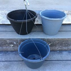 Lot of 3 Hanging Pots, only 1 with hanging hardware