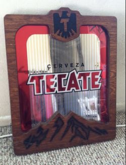 Bar mirrors, beer tap handles & some small beer rope lights