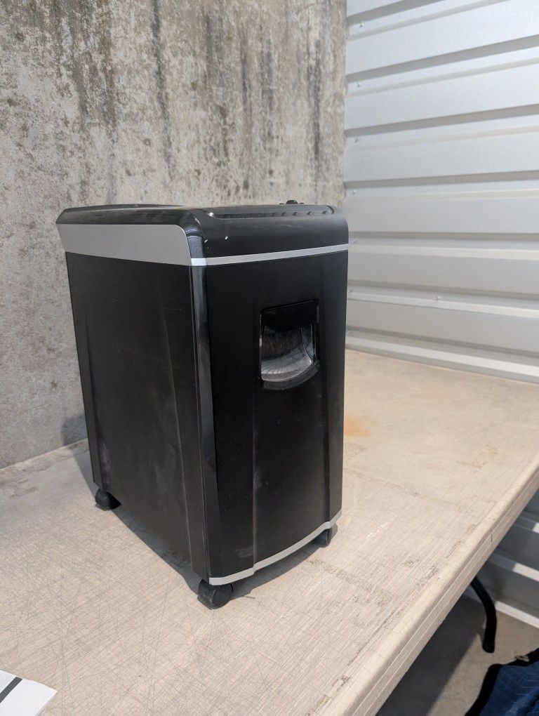 Ativa 1250 Paper Shredder