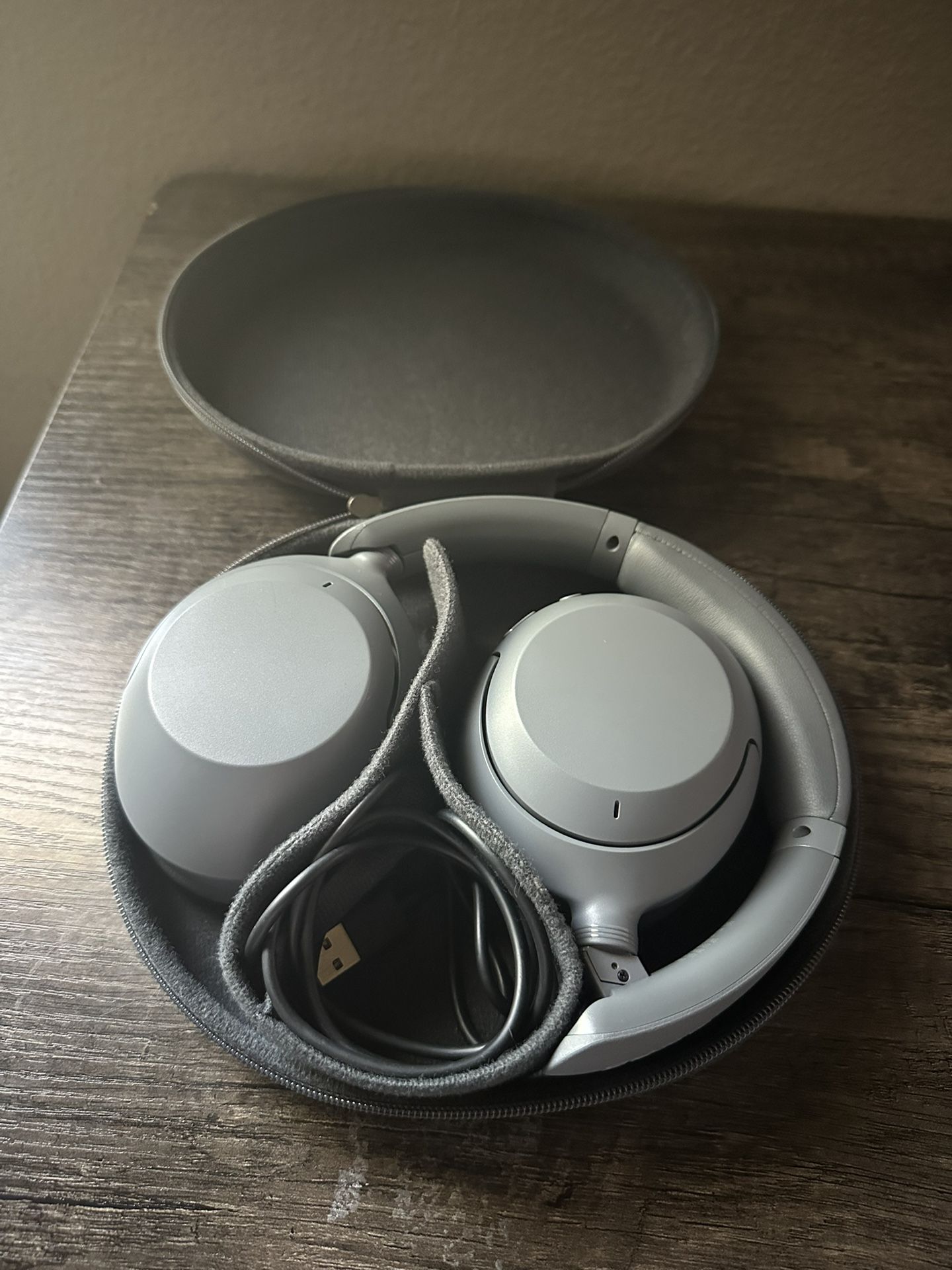 Sony WH-XB910N Headphones