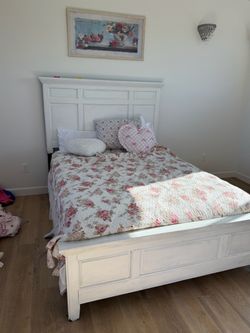 Queen bed- solid wood
