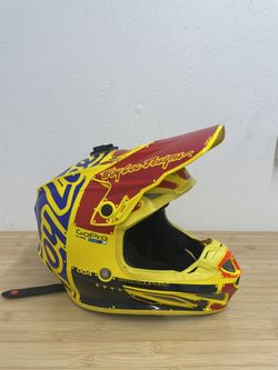 Throw Lee Designs Helmet