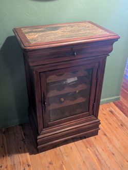 Wine cabinet