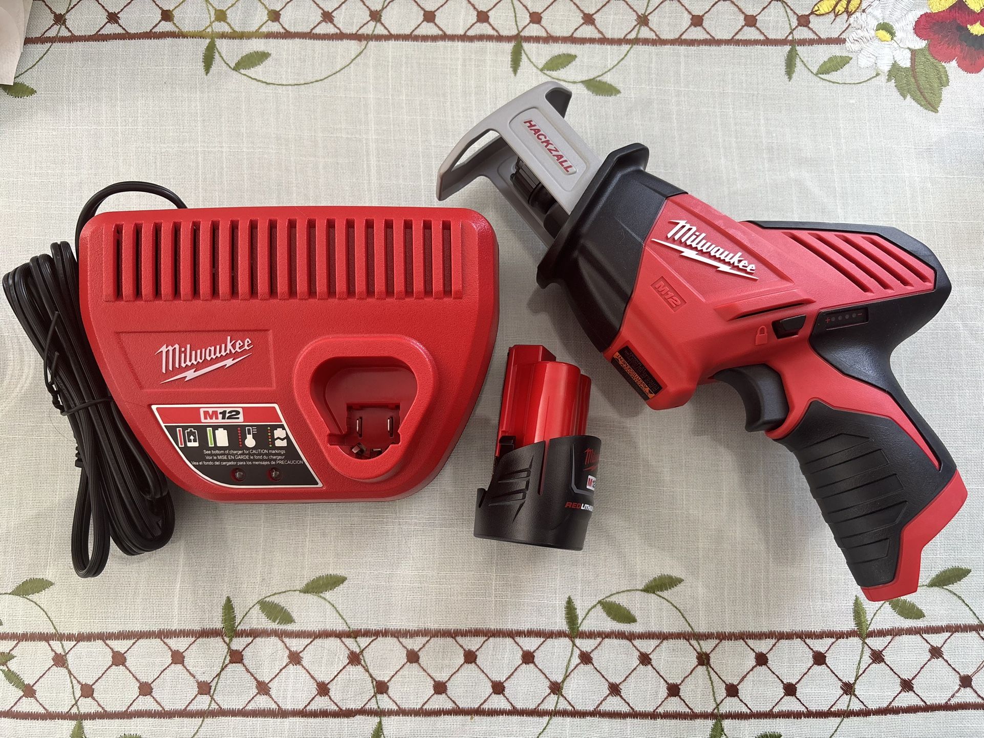 Milwaukee Set Hackzall Reciprocating Saw + Battery M12+ Charger M12. Pickup Only
