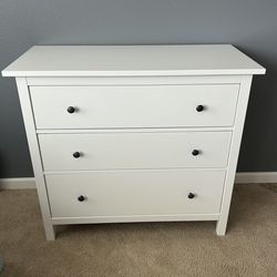 IKEA Hemnes 3 Drawer Dresser - Glossy White