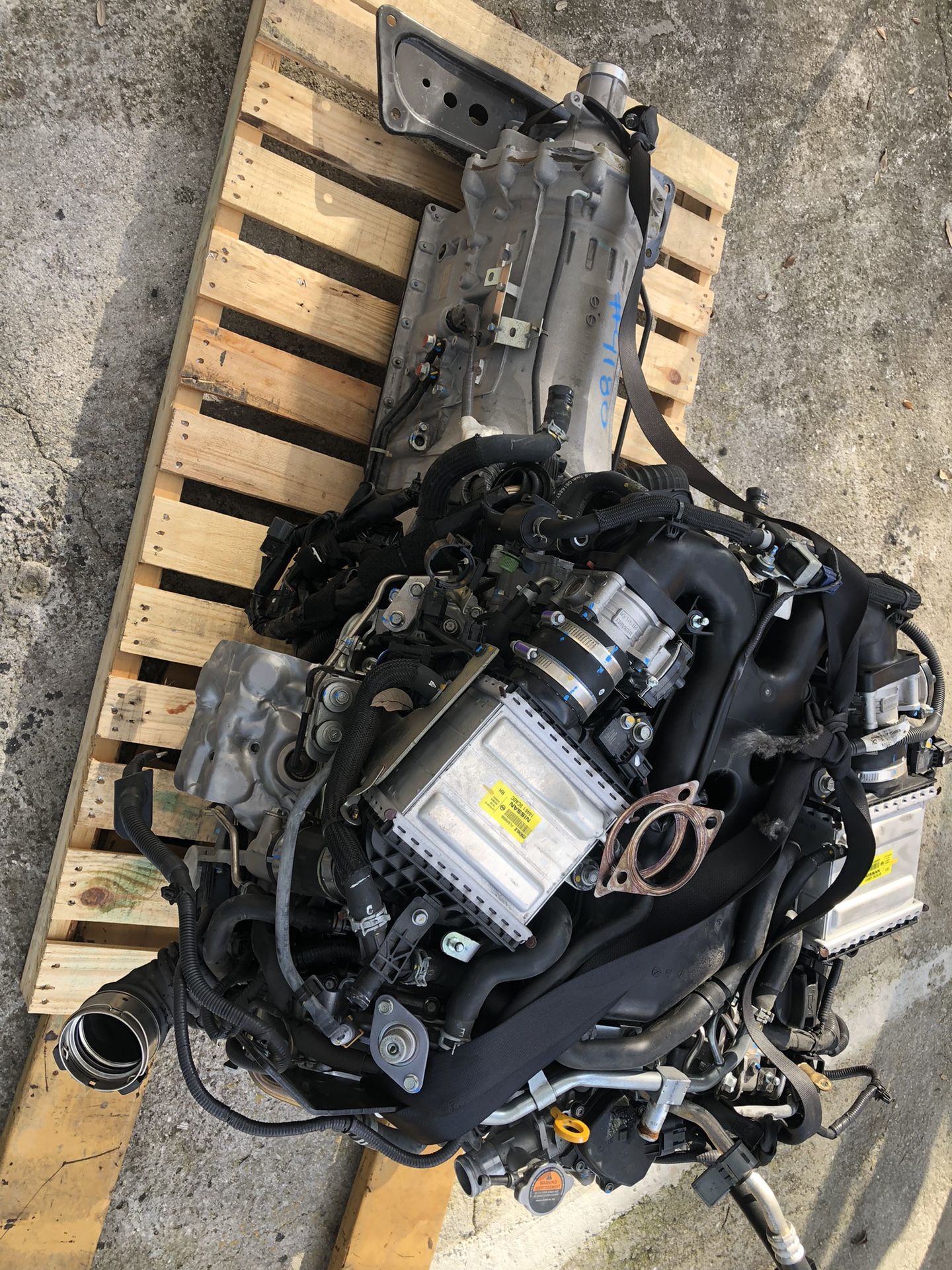 Infiniti Q50/Engine Transmission 3.0 Turbo Vr30/Infiniti Q50 Part Out/q50 Luxury Parts/q50 Engine Transmission/Infiniti Q50 Driver Door/q50