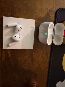 Apple AirPods 4 noise cancellation open box new