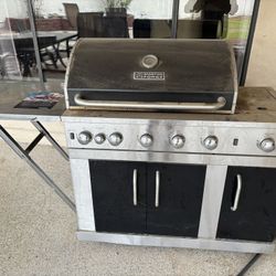 Masterforge 5 Burner Grill w/Rotisserie Kit, Folding table, & Sear burner 
