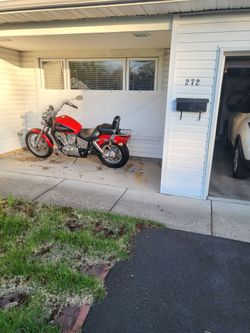 Honda vt1100 yr 2000