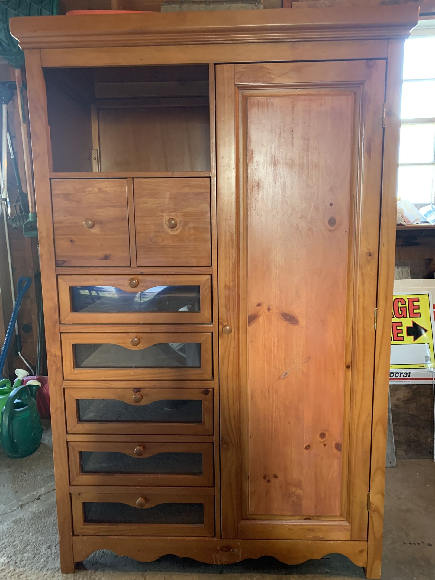 Armoire
