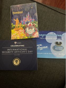 Disney pins