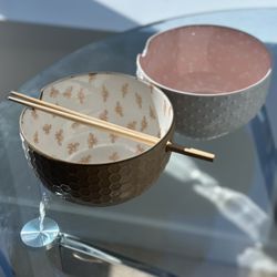 Noodle/Ramen bowls with chopsticks rest