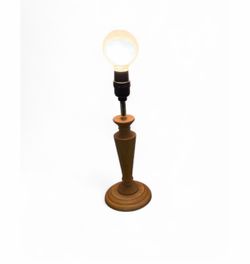 Minimalistic lamp + bulb( UTC area)
