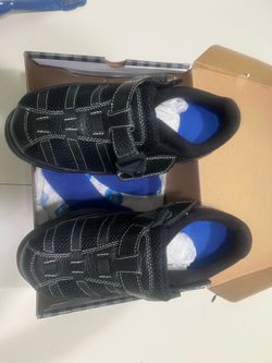 shoe sneakers Women’s 7.5 wide sneakers