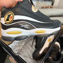 Allen Iverson sneakers size 9