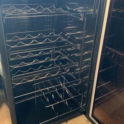 Enfriador De Vinos Para 30 Botellas Marca Ewave