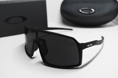 Oakley Sutro black