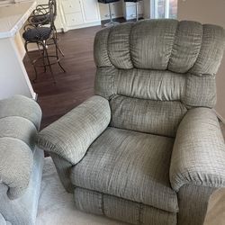 Lazy Boy Recliner With Extendable Led Rest