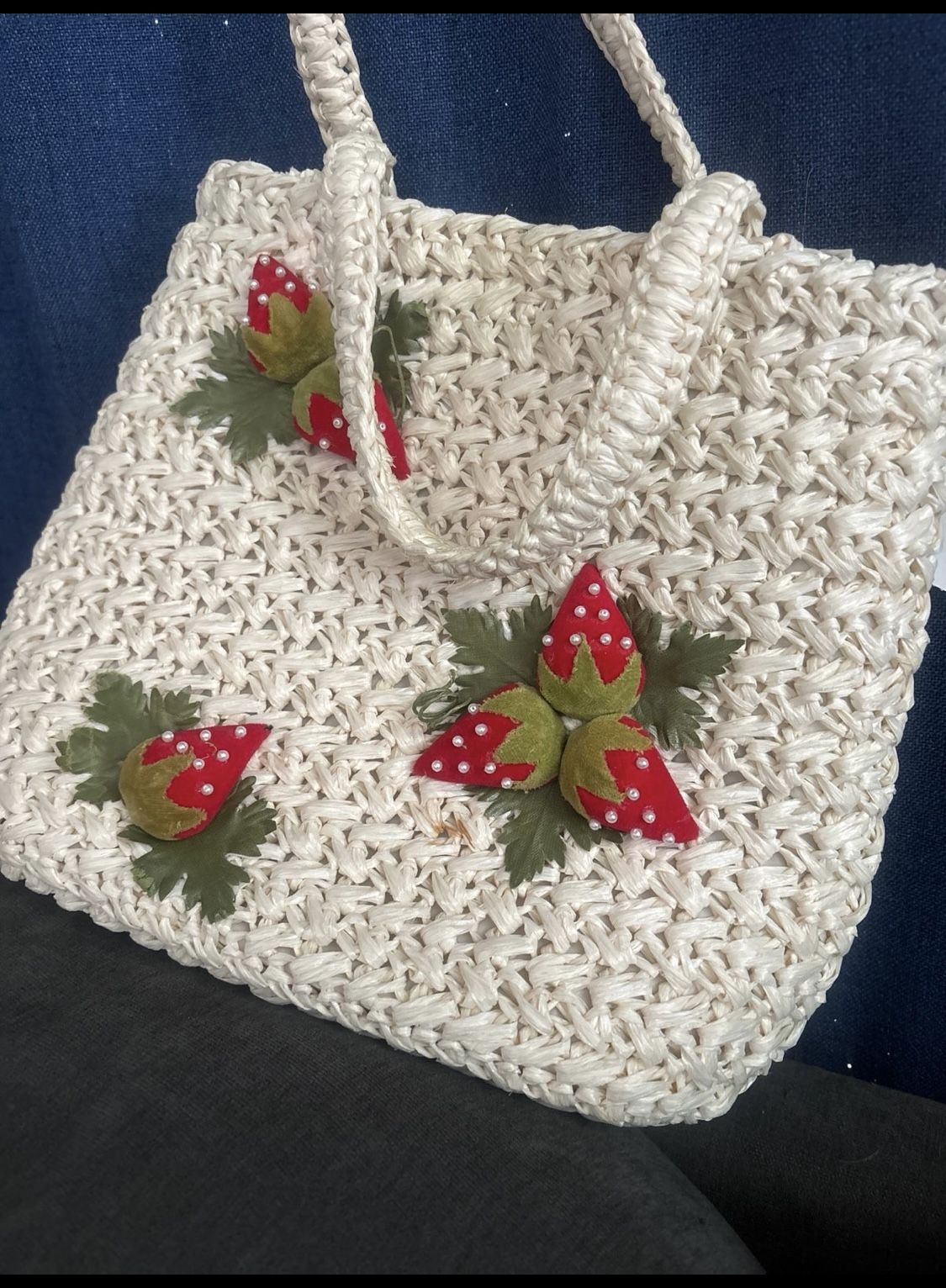 Vintage MagidsWhite Rafia Straw Purse With Strawberries Made in Japan