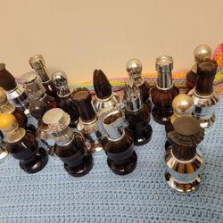 Complete Set Of 19 Vintage Avon Chess Set Of Parfums 