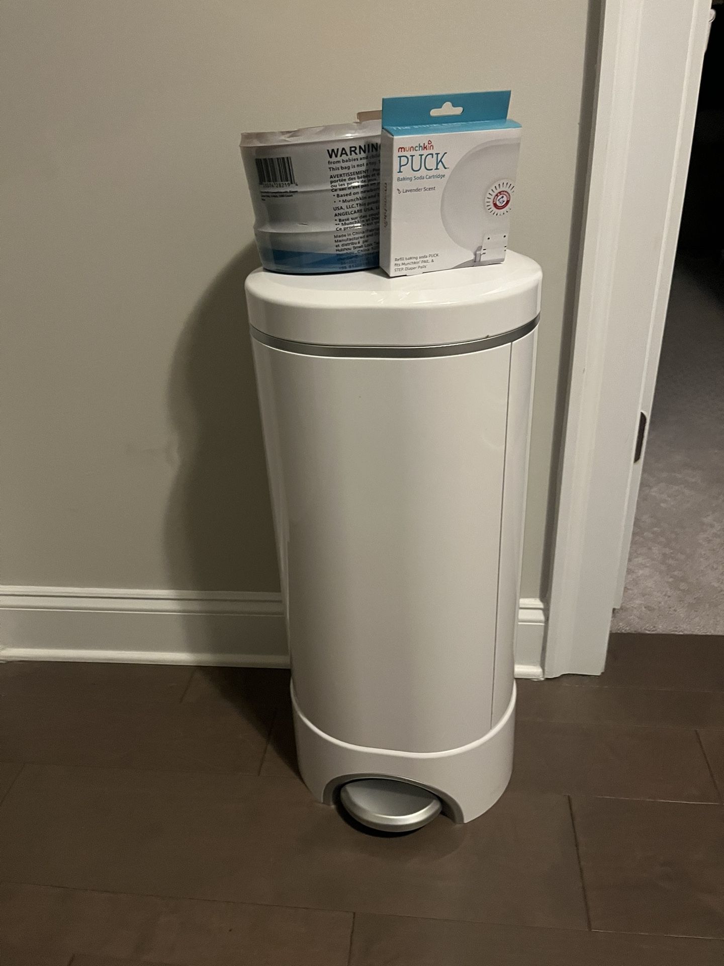 Diaper Genie With Replacement Items