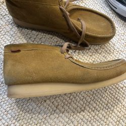 Clarks Suede Wallabee Style Shoes – Tan – Size 13