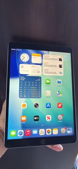 iPad Air 3. Like New And Unlocked!