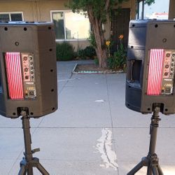 Set Brad New DJ Speakers 1000wts Each. $300. For About Firm. 