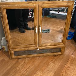 Bathroom mirror with cabinets like new