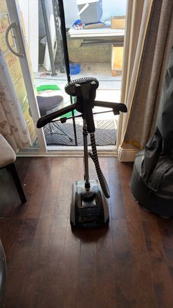 Standing Garment Steamer