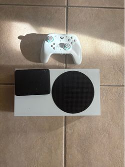 Xbox series S with 1 tb harddrive