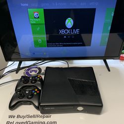 Xbox 360 With 2 Controllers - Works Perfectly 